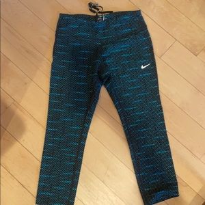 Nike cropped leggings
